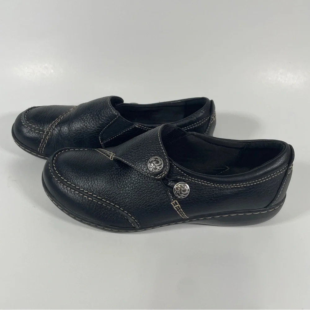 Clarks, size 6.5 Wide